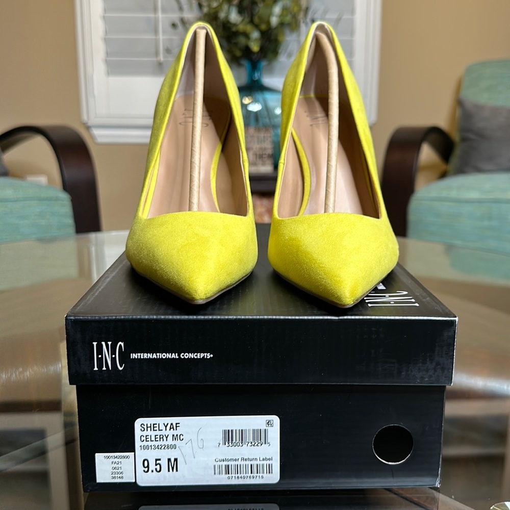 INC International Concepts Celery Green Pointed Toe Pumps